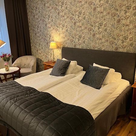 Hotell Bele Trollhattan Bagian luar foto